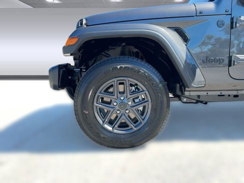 New 2025 Jeep Gladiator Sport image 11