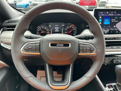 Used 2023 Jeep Compass Limited w/ Sun and Sound Group AWD/4WD image 13