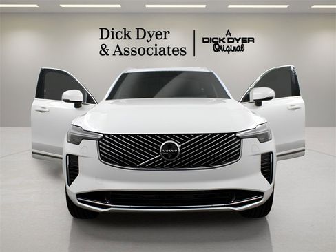 New 2026 Volvo XC90 B6 Ultra image 8