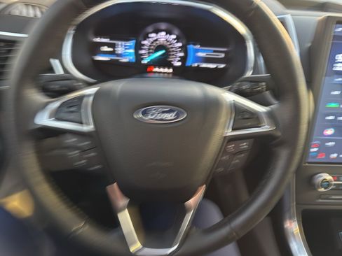 Used 2021 Ford Edge Titanium image 19