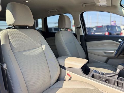 Used 2017 Ford Escape SE AWD/4WD image 19
