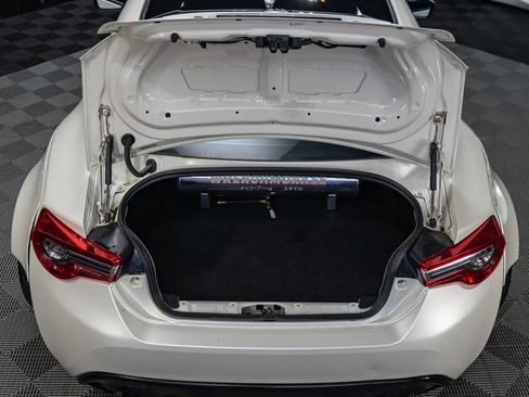 Used 2017 Toyota 86 image 15