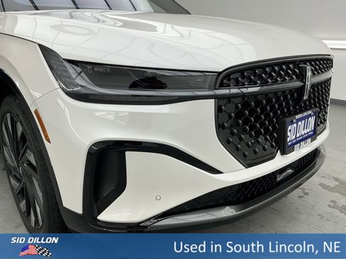 Used 2025 Lincoln Nautilus Reserve w/ Jet Appearance Package image 27