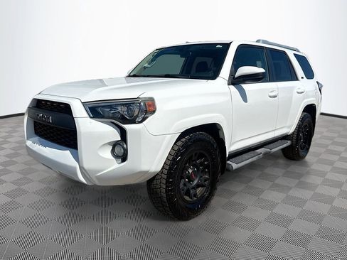 Used 2017 Toyota 4Runner SR5 RWD image 4