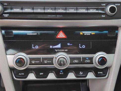 Used 2020 Hyundai Elantra SEL FWD image 23