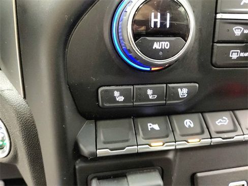 Used 2019 Chevrolet Silverado 1500 LTZ image 27