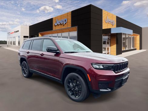 New 2025 Jeep Grand Cherokee L Laredo image 1