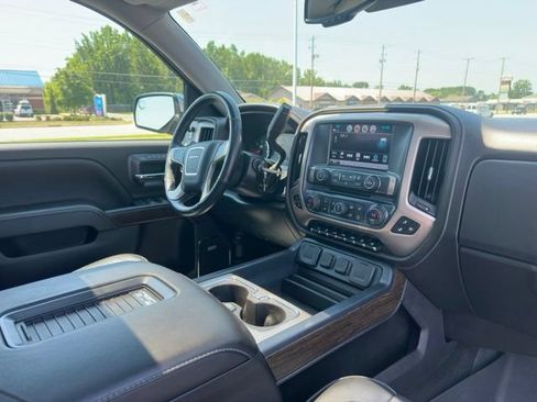 Used 2018 GMC Sierra 1500 Denali w/ Denali Ultimate Package AWD/4WD image 8