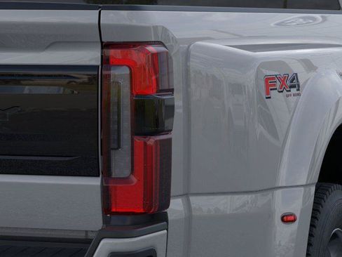 New 2026 Ford F450 Platinum w/ FX4 Off-Road Package AWD/4WD image 21