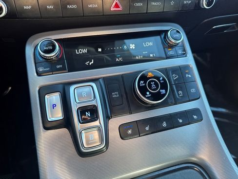 Used 2023 Hyundai Palisade Calligraphy image 30