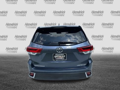 Used 2018 Toyota Highlander Limited Platinum AWD/4WD image 9