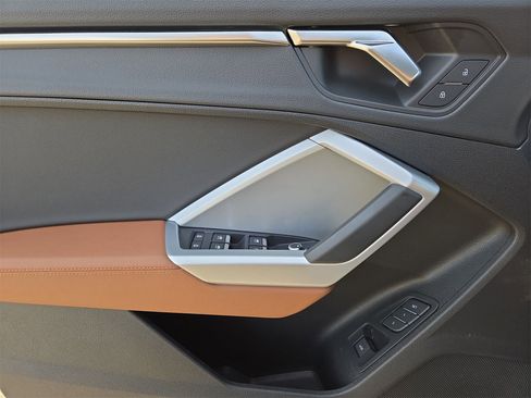 Used 2025 Audi Q3 2.0T Premium w/ Convenience Package image 15