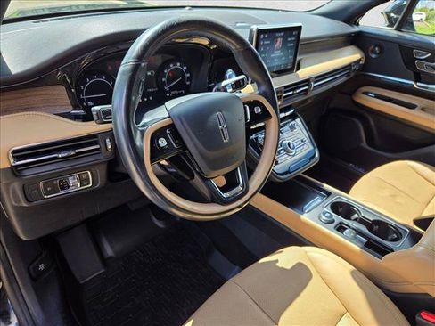 Used 2020 Lincoln Corsair Reserve w/ Rear Removable Package Tray FWD image 10