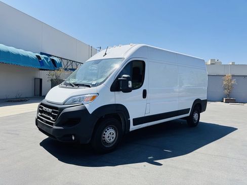 Used 2025 RAM ProMaster 2500 w/ Convenience Group FWD image 8
