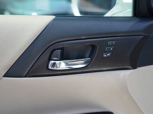 Used 2015 Honda Accord Touring image 39