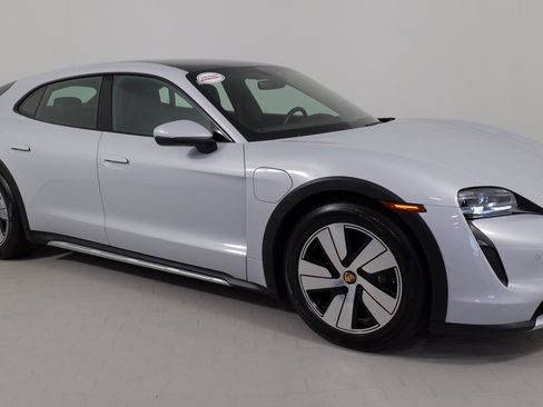 Used 2023 Porsche Taycan 4 Cross Turismo image 8