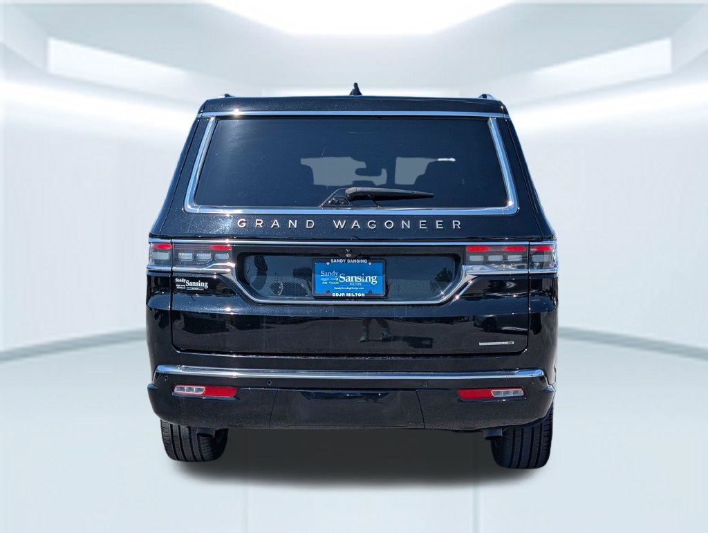 Used 2024 Jeep Grand Wagoneer L Series III w/ Rear Seat Video Group 1 AWD/4WD image 4