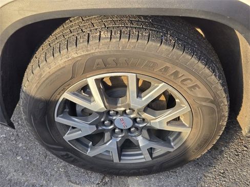 Used 2020 GMC Acadia SLE image 9