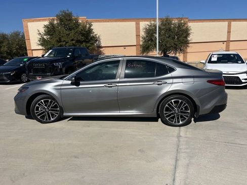 Used 2025 Toyota Camry XLE w/ Premium Plus Package image 7