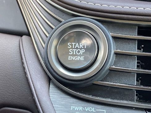 Used 2019 Lexus LS 500 w/ Accessory Package (Z2) image 17