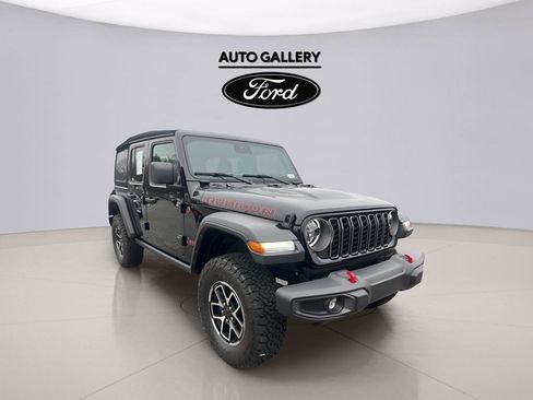 Used 2024 Jeep Wrangler Unlimited Rubicon AWD/4WD image 3
