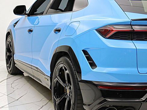Used 2025 Lamborghini Urus SE AWD/4WD image 9