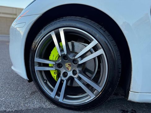 Used 2014 Porsche Panamera S image 18