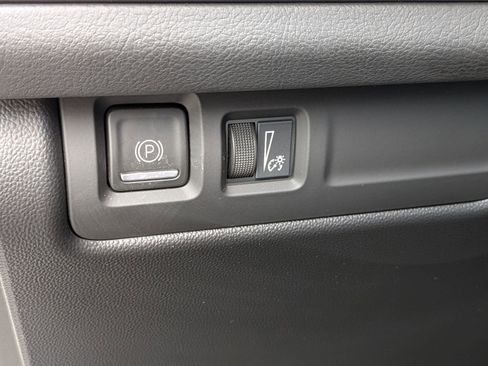 Used 2024 Cadillac XT4 Sport w/ Cold Weather Package FWD image 17