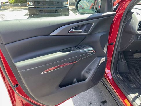 New 2025 Chevrolet Traverse LT w/ LPO, Floor Liner Package image 17