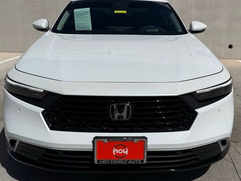 Used 2023 Honda Accord Touring image 2