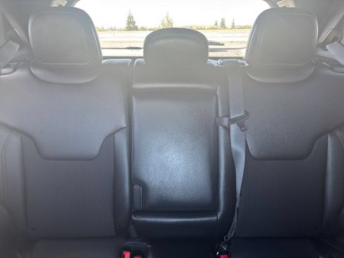 Used 2025 Jeep Compass Trailhawk AWD/4WD image 36