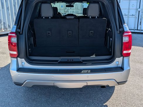 Used 2020 Ford Expedition XLT w/ Equipment Group 202A RWD image 14