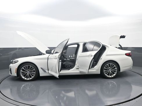Used 2022 BMW 530i xDrive 530i xDrive w/ Premium Package image 41