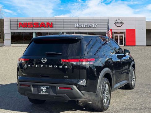Used 2024 Nissan Pathfinder S w/ Cargo Package image 5