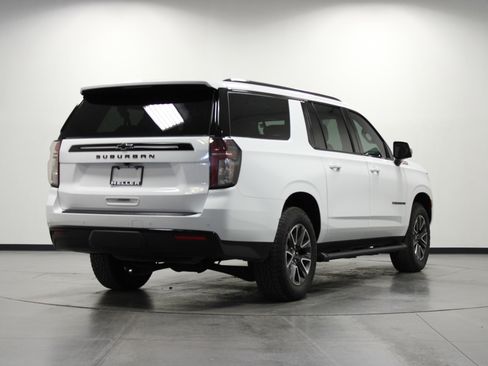 Used 2023 Chevrolet Suburban Z71 w/ Luxury Package image 4