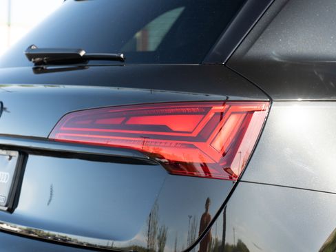 Certified 2023 Audi SQ5 Premium Plus w/ Premium Plus Package AWD/4WD image 34