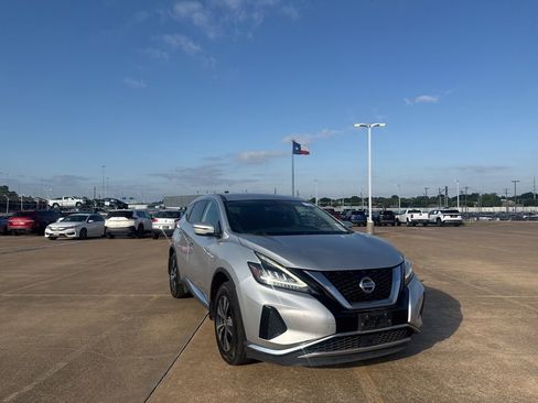 Used 2019 Nissan Murano S FWD image 1