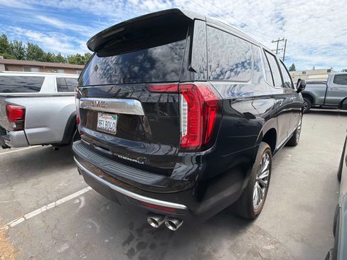 Used 2021 GMC Yukon Denali w/ Denali Premium Package AWD/4WD image 11