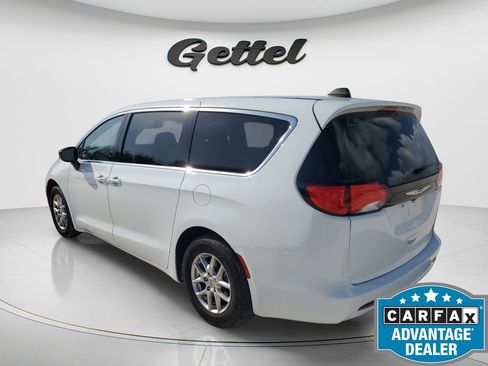 Used 2024 Chrysler Voyager LX image 6