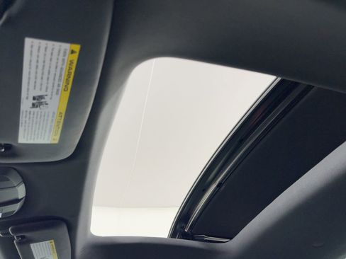 Used 2025 Porsche 911 Carrera image 14