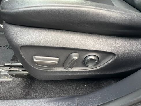 Used 2020 Toyota Highlander XLE image 15