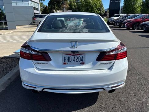 Used 2017 Honda Accord Sport image 7