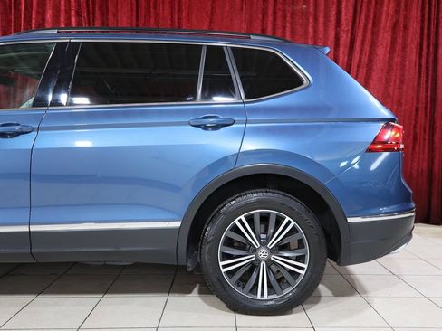 Used 2018 Volkswagen Tiguan SE w/ 18" Alloy Wheels Package FWD image 6