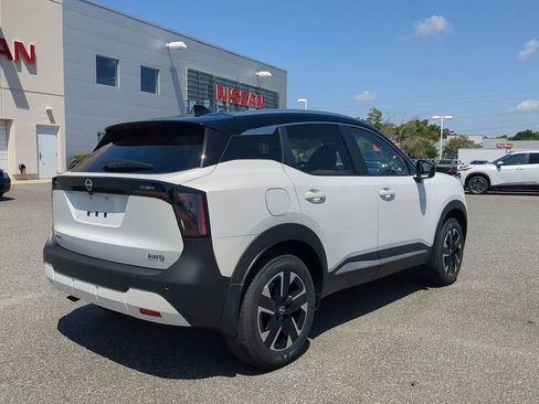 New 2025 Nissan Kicks SV w/ SV Premium Package image 4