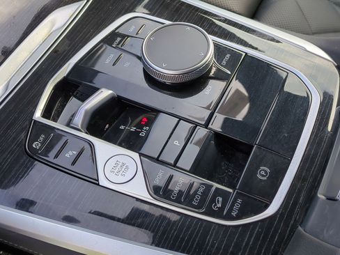 Used 2026 BMW X5 xDrive40i w/ M Sport Package image 25