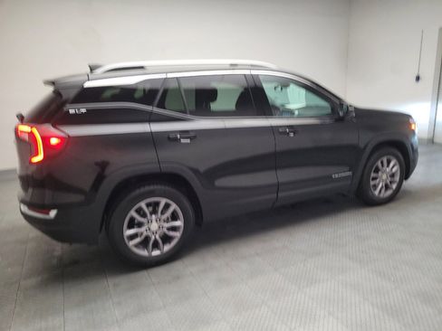 Used 2024 GMC Terrain SLT AWD/4WD image 10