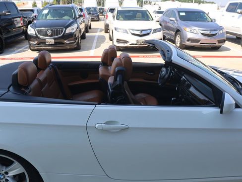 Used 2011 BMW 328i Convertible w/ Premium Pkg image 19