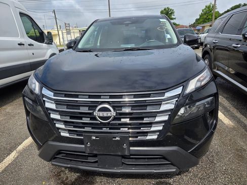 Used 2025 Nissan Rogue SV FWD image 2