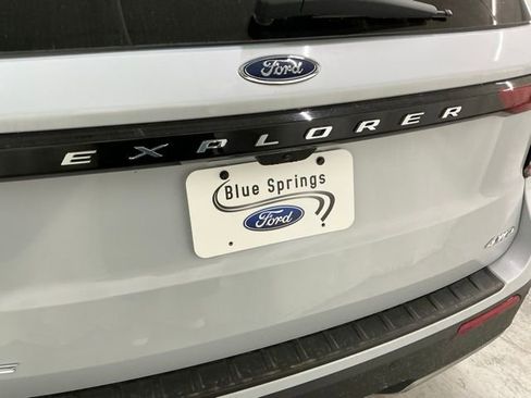 New 2026 Ford Explorer Active w/ Active Comfort Package AWD/4WD image 5