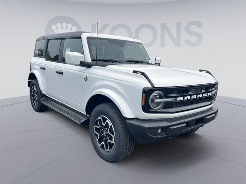 New 2026 Ford Bronco Outer Banks AWD/4WD image 2